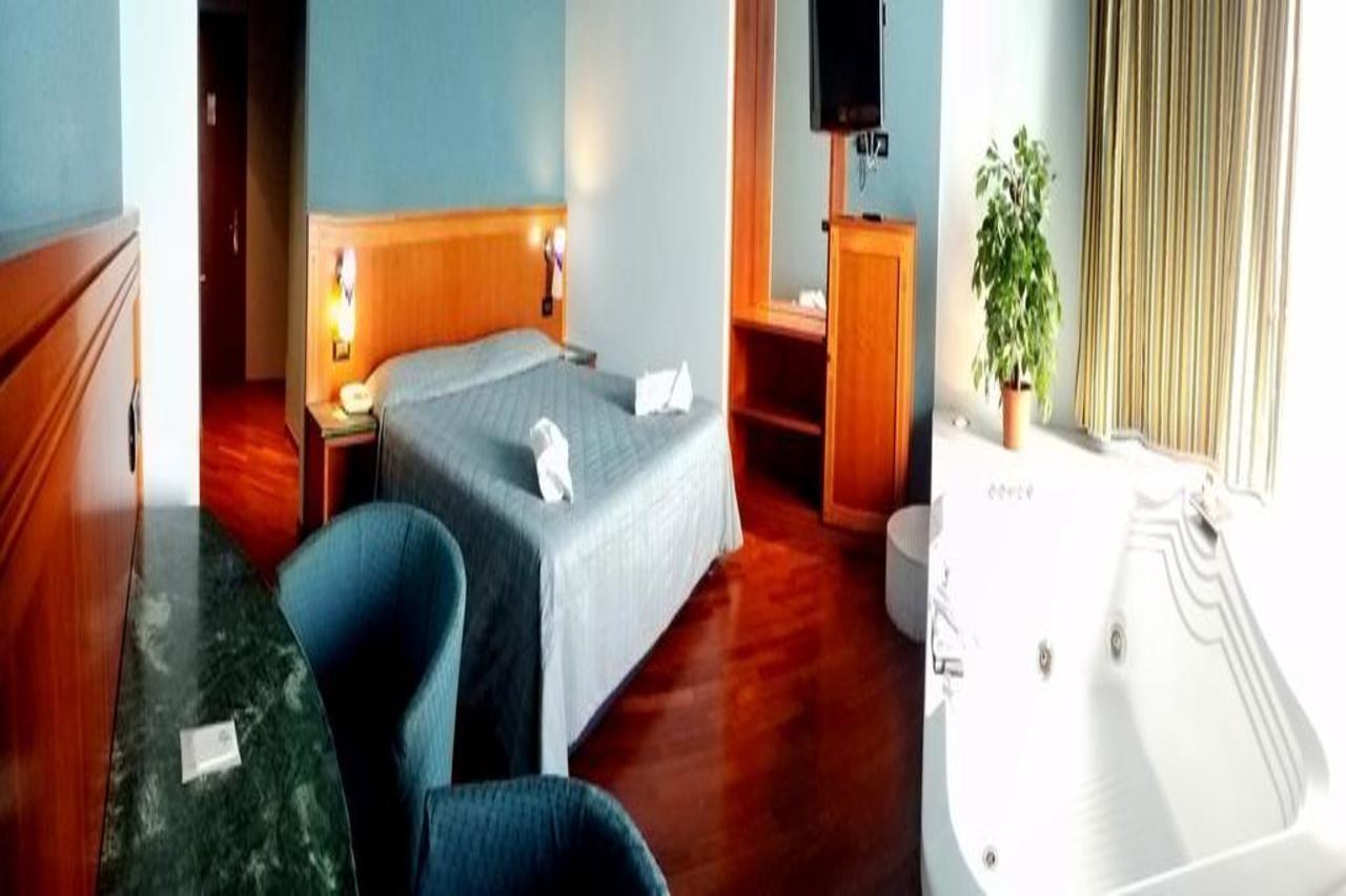 Hotel Michelangelo Palace & Spa Terni Extérieur photo