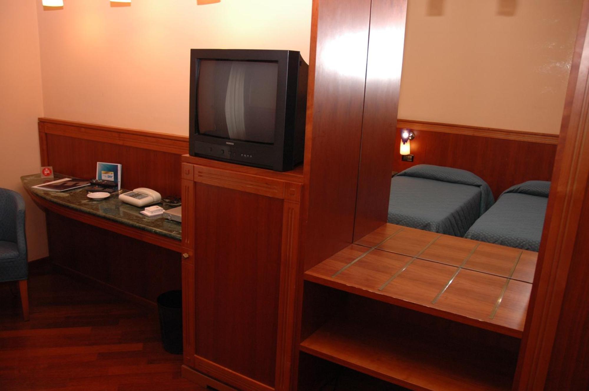 Hotel Michelangelo Palace & Spa Terni Chambre photo