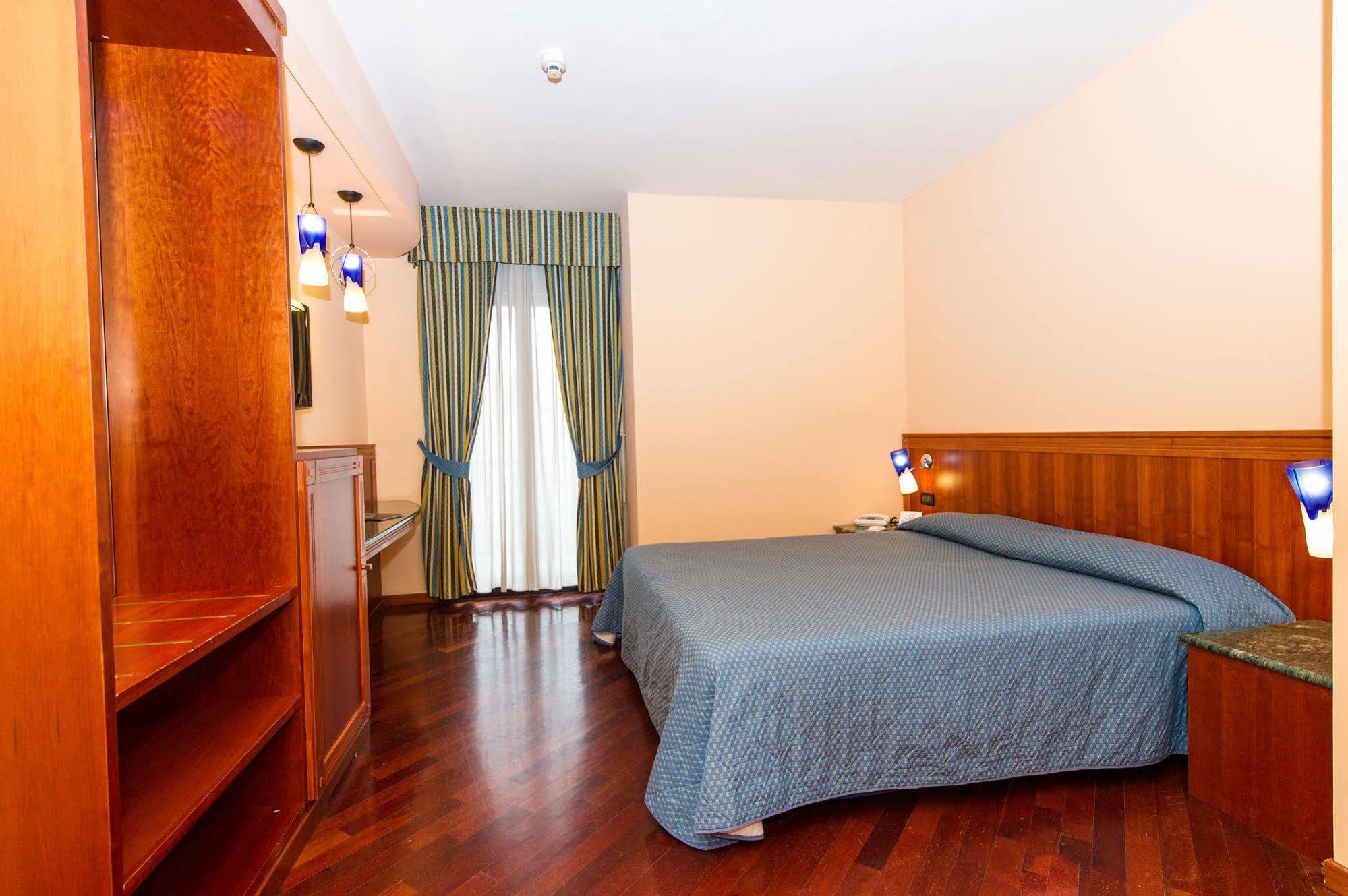 Hotel Michelangelo Palace & Spa Terni Extérieur photo