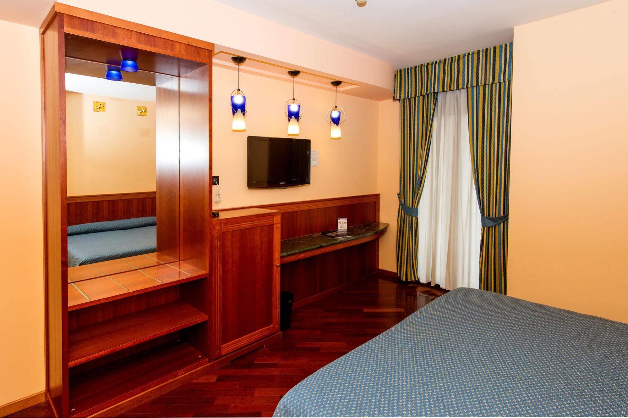 Hotel Michelangelo Palace & Spa Terni Extérieur photo
